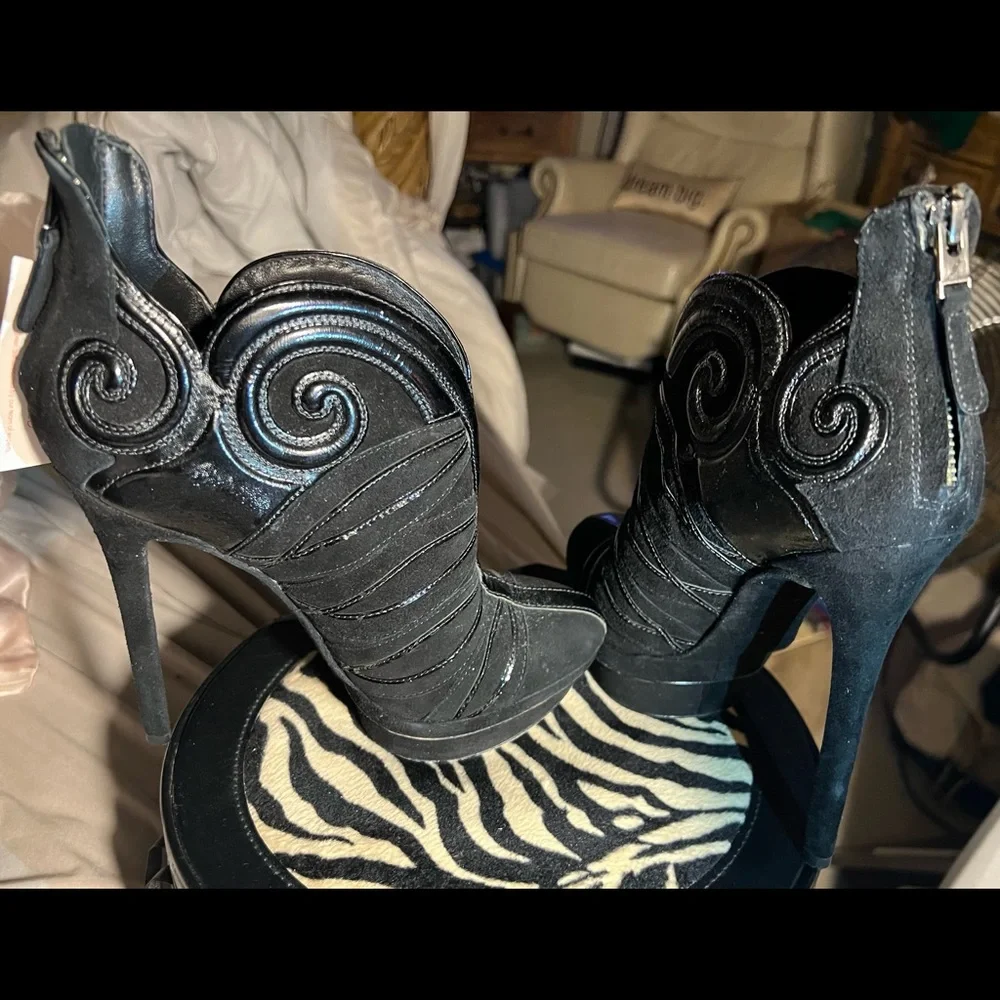 BRIAN ATWOOD Black Suede And Patent Leather Textured Bootie Size 37 - Picture 9 of 15